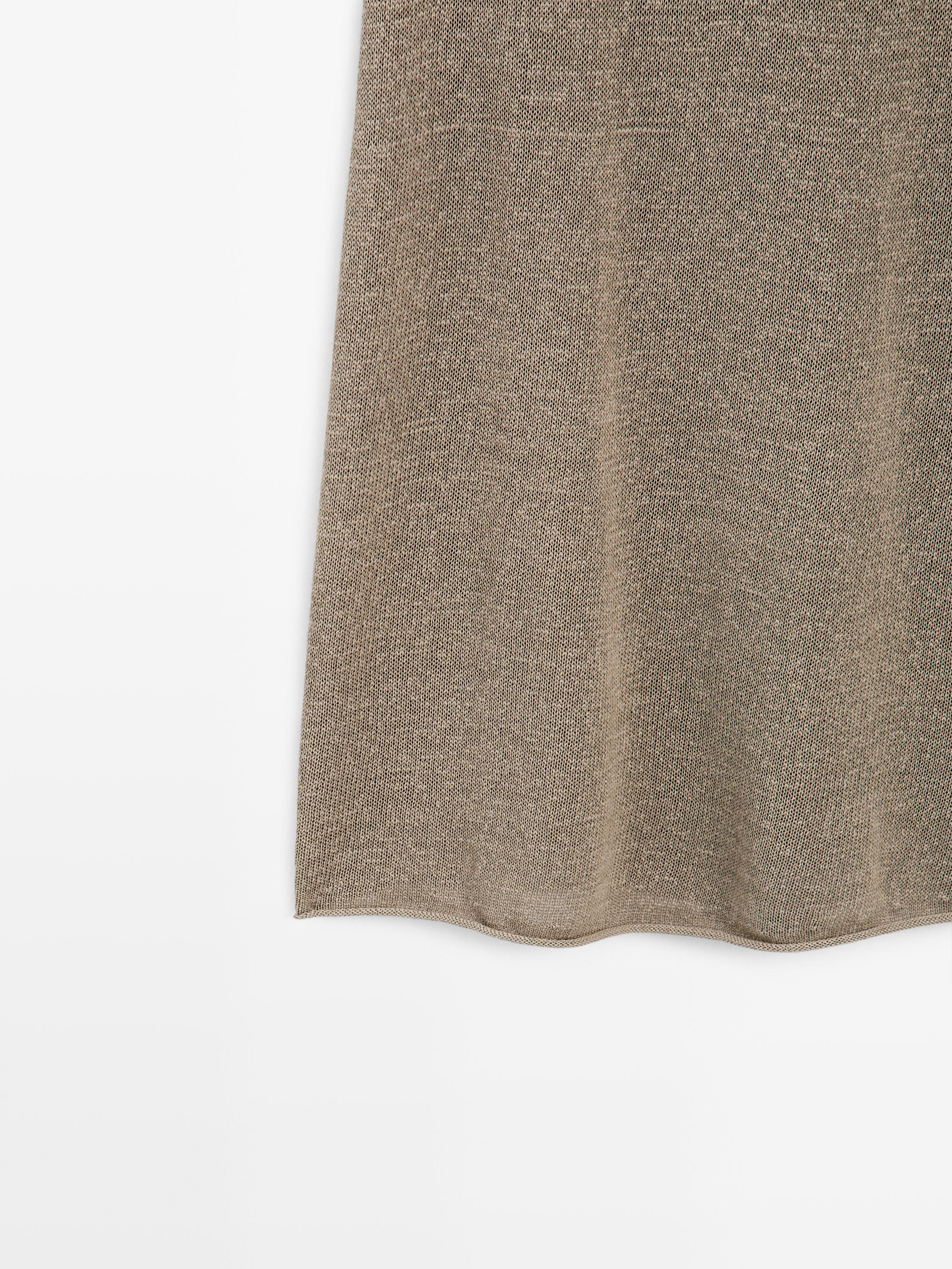 Total look flared knit skirt